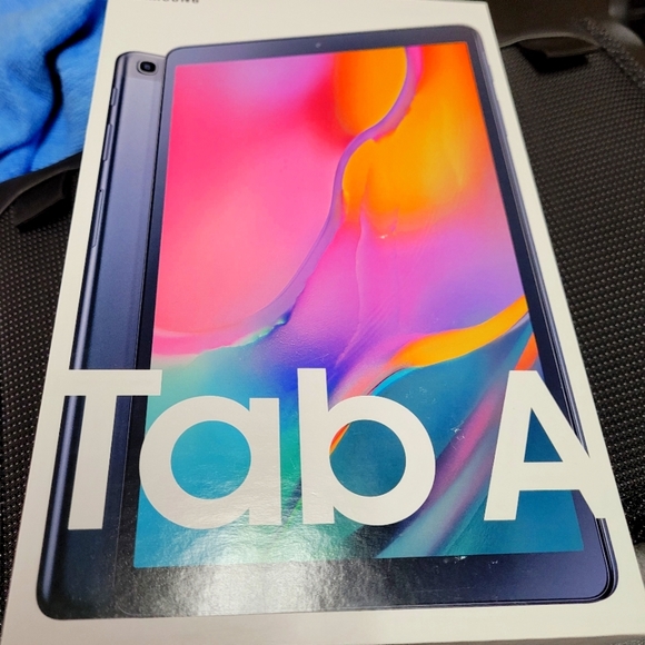 Galaxy tab A - Picture 1 of 4